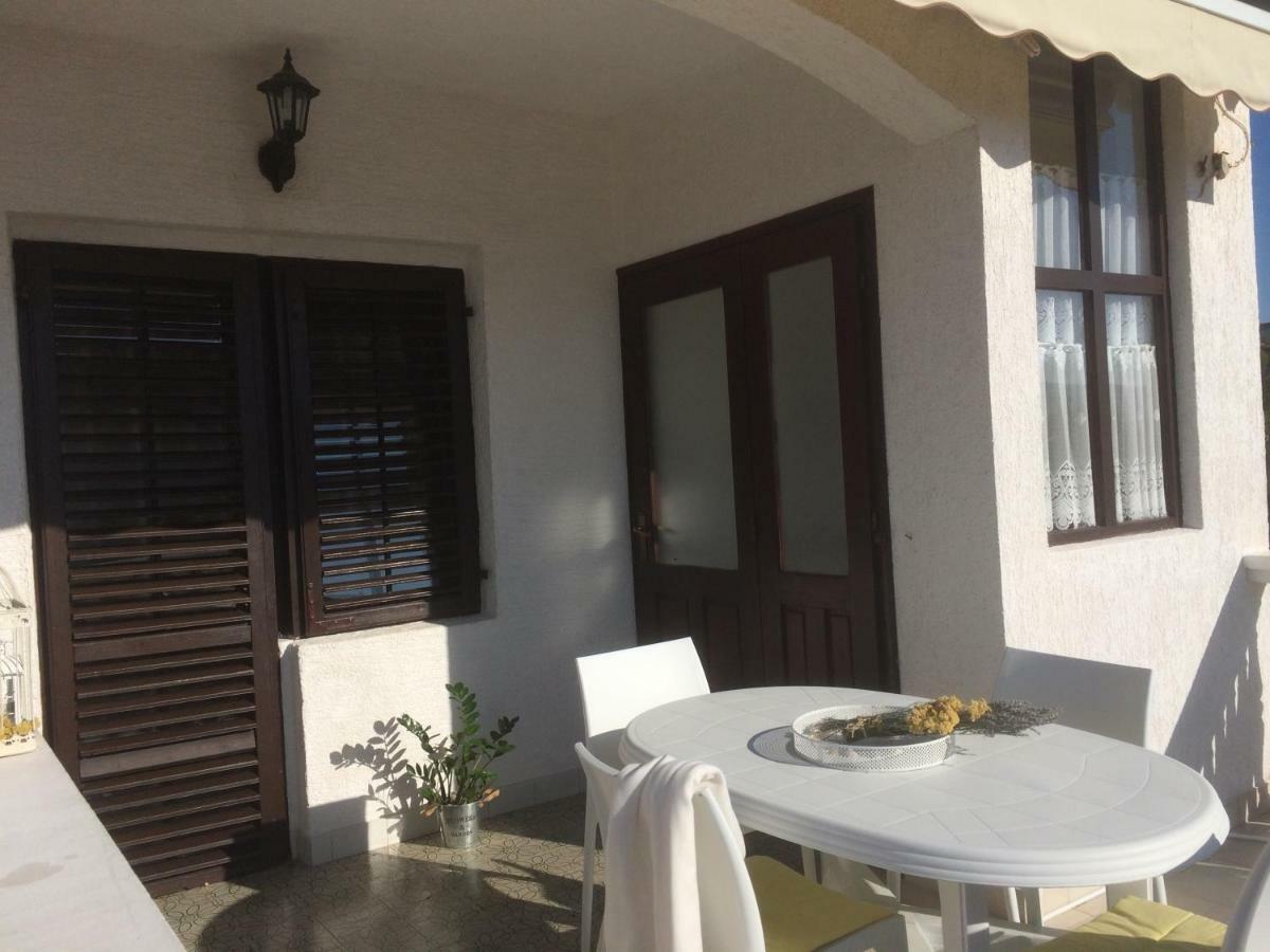 Apartments Villa Jusup Starigrad Paklenica Exterior photo